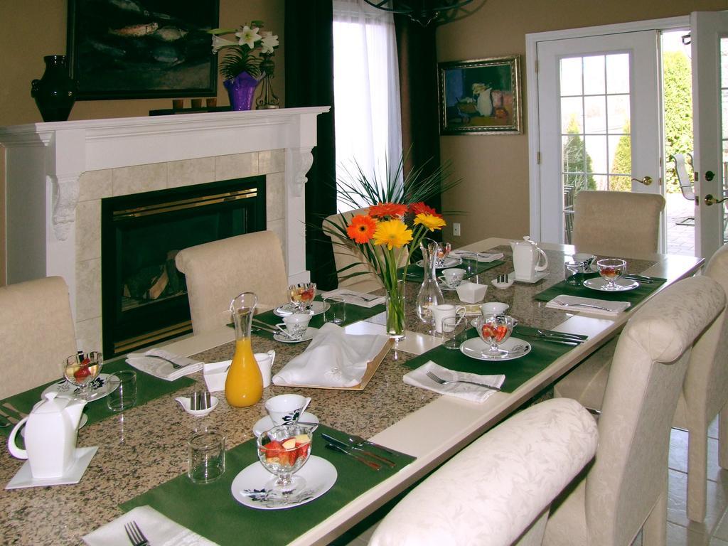 In Elegance Bed & Breakfast Niagara-on-the-Lake ภายนอก รูปภาพ