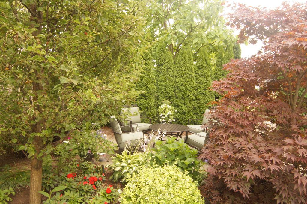 In Elegance Bed & Breakfast Niagara-on-the-Lake ภายนอก รูปภาพ