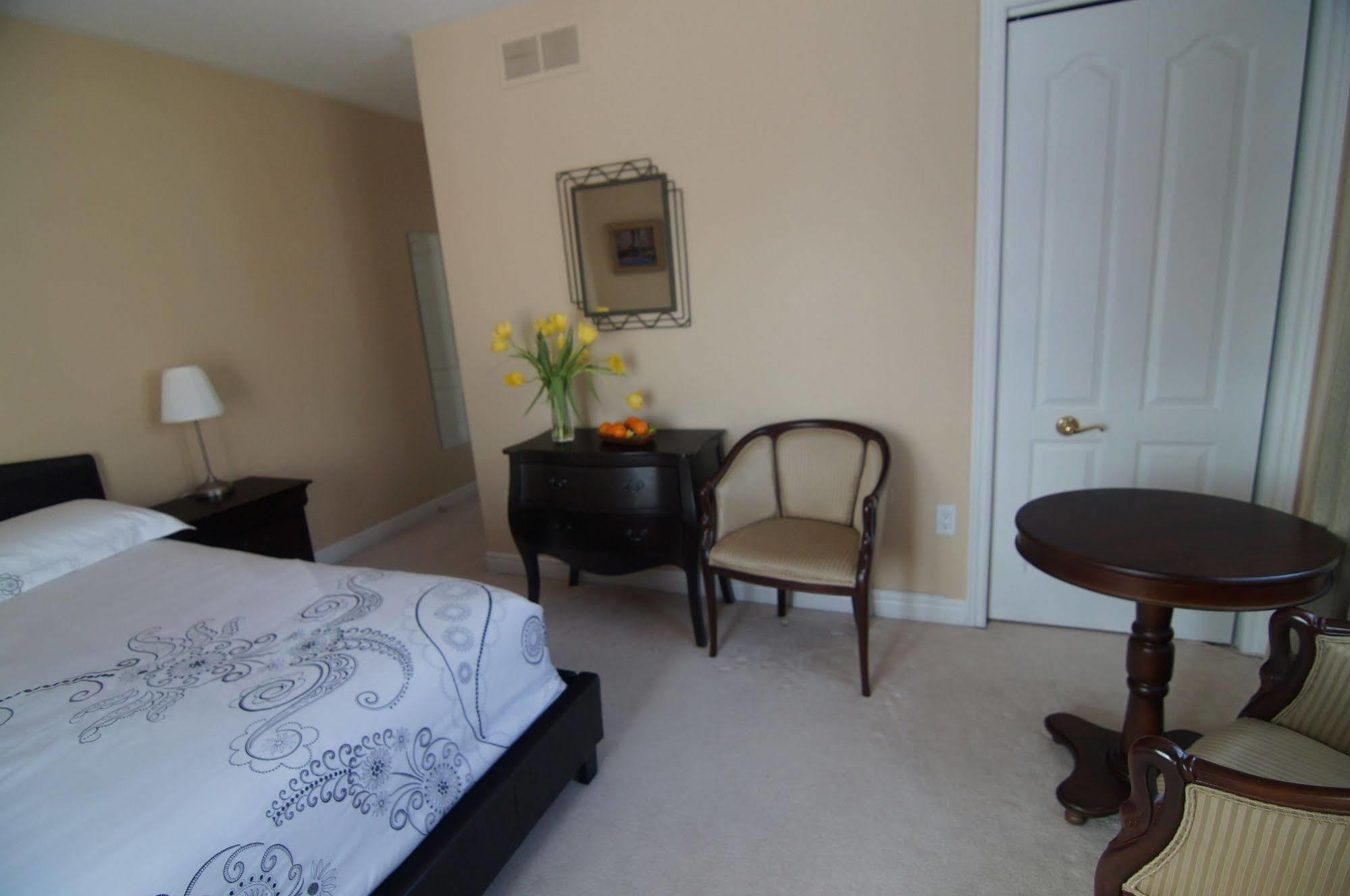 In Elegance Bed & Breakfast Niagara-on-the-Lake ภายนอก รูปภาพ