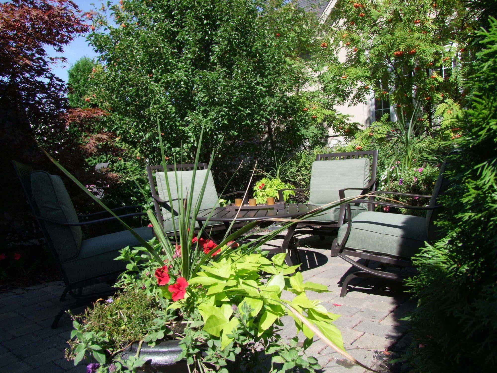 In Elegance Bed & Breakfast Niagara-on-the-Lake ภายนอก รูปภาพ